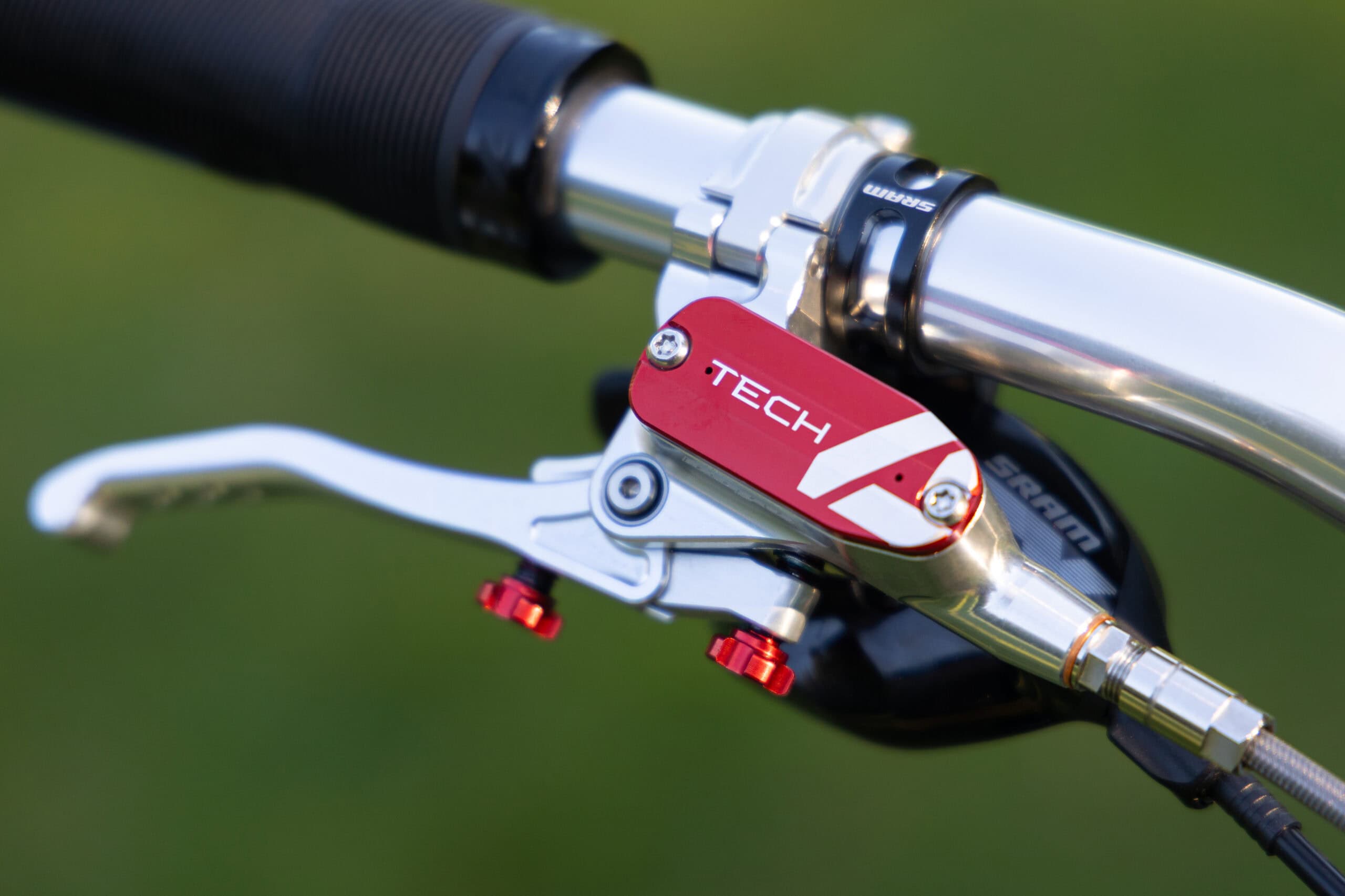 What We Ride - Nic's Knolly Delerium DH Bike - NOBL Wheels